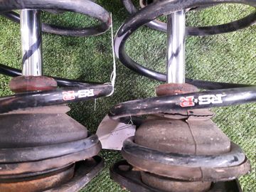 СТОЙКА НА TOYOTA WISH ZNE10 1ZZ-FE