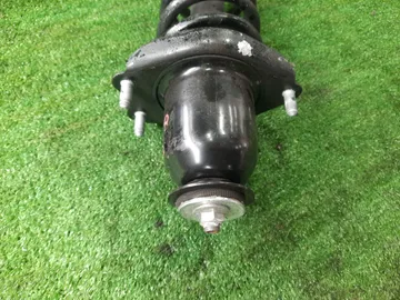 СТОЙКА НА TOYOTA COROLLA NZE124 1NZ-FE