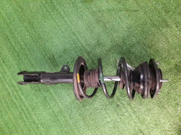 СТОЙКА НА TOYOTA COROLLA  AXIO ZRE142 2ZR-FE