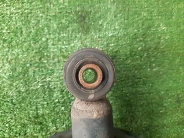 СТОЙКА НА TOYOTA CROWN MAJESTA UZS175 1UZ-FE