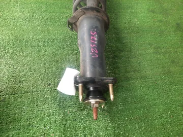 СТОЙКА НА TOYOTA CROWN MAJESTA UZS175 1UZ-FE