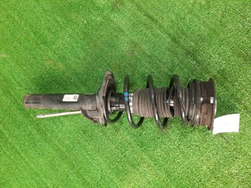 СТОЙКА НА VOLKSWAGEN GOLF 5G1