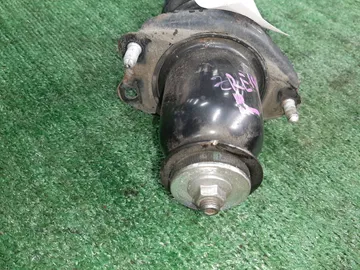 СТОЙКА НА TOYOTA COROLLA  AXIO ZRE144 2ZR-FE