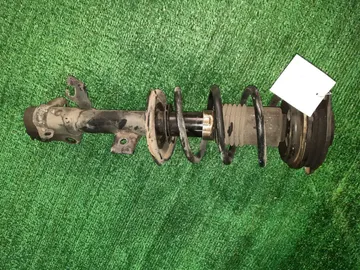 СТОЙКА НА NISSAN NV200 VM20 HR16DE