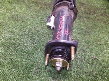 СТОЙКА НА TOYOTA PROGRES JCG10 1JZ-GE