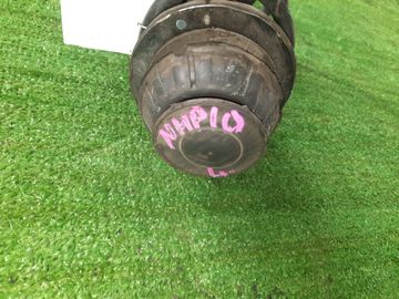 СТОЙКА НА TOYOTA AQUA NHP10 1NZ-FXE