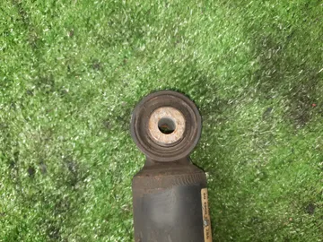 СТОЙКА НА VOLKSWAGEN TOUAREG 7L6 AZZ