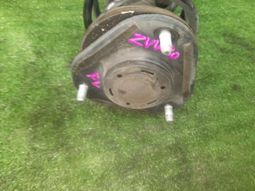 СТОЙКА НА TOYOTA PRIUS ZVW30 2ZR-FXE