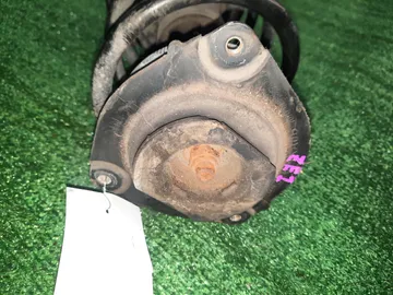 СТОЙКА НА NISSAN LEAF ZE1 EM57