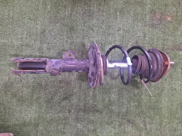 СТОЙКА НА TOYOTA ISIS ZNM10G 1ZZ-FE