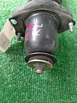 СТОЙКА НА TOYOTA COROLLA NZE121 1NZ-FE