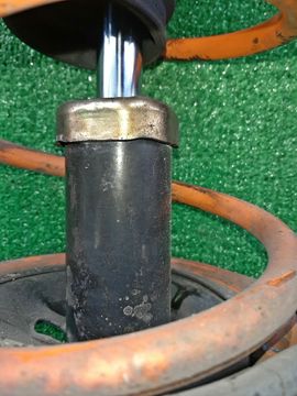 СТОЙКА НА TOYOTA NOAH AZR60G 1AZ-FSE