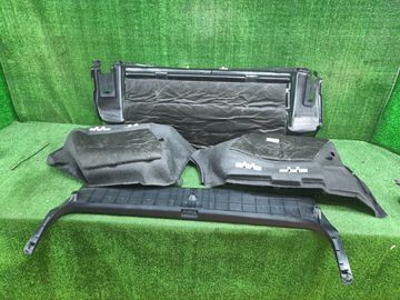 ОБШИВКА БАГАЖНИКА НА TOYOTA CROWN GS151