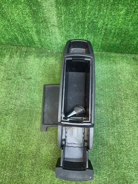 БАРДАЧОК МЕЖДУ СИДЕНЬЯМИ НА TOYOTA WISH ZGE20