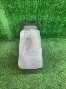 БАРДАЧОК МЕЖДУ СИДЕНЬЯМИ НА TOYOTA MARK II GX100