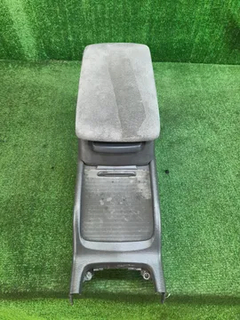 БАРДАЧОК МЕЖДУ СИДЕНЬЯМИ НА TOYOTA MARK II GX100