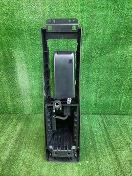 БАРДАЧОК МЕЖДУ СИДЕНЬЯМИ НА NISSAN TIIDA C11