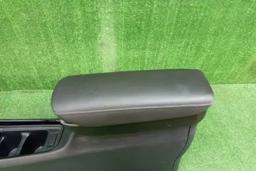 БАРДАЧОК МЕЖДУ СИДЕНЬЯМИ НА TOYOTA AQUA MXPK11