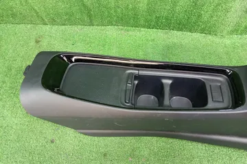 БАРДАЧОК МЕЖДУ СИДЕНЬЯМИ НА TOYOTA AQUA MXPK11