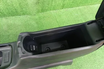 БАРДАЧОК МЕЖДУ СИДЕНЬЯМИ НА TOYOTA AQUA MXPK11