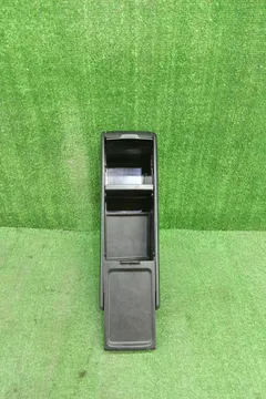 БАРДАЧОК МЕЖДУ СИДЕНЬЯМИ НА TOYOTA WISH ZNE10G