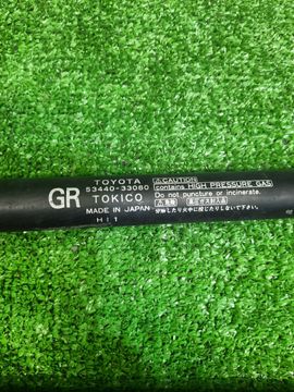 АМОРТИЗАТОР КАПОТА НА TOYOTA CAMRY GRACIA SXV20