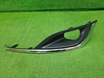 ОЧКИ ПРОТИВОТУМАНКИ НА TOYOTA NOAH ZWR80G
