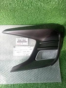 ОЧКИ ПРОТИВОТУМАНКИ НА LEXUS CT200H ZWA10