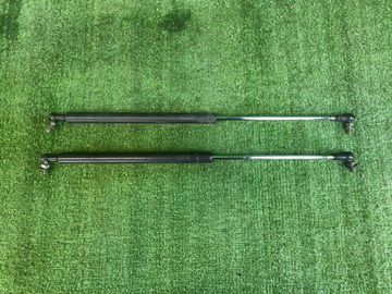 АМОРТИЗАТОР КАПОТА НА TOYOTA MARK II GX100