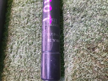 АМОРТИЗАТОР КАПОТА НА TOYOTA MARK II GX100